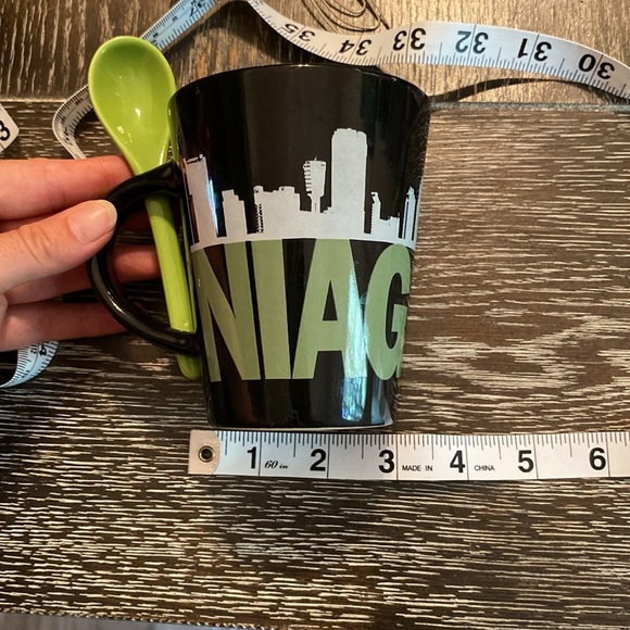 Niagara Falls-Black and Green Coffee Mug, with a convent spoon in the handle. - Picture 7 of 7